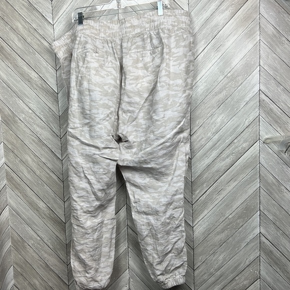 Athleta Cabo Tide Linen Jogger Pants Neutral Camo Print Size 24 - Picture 4 of 8